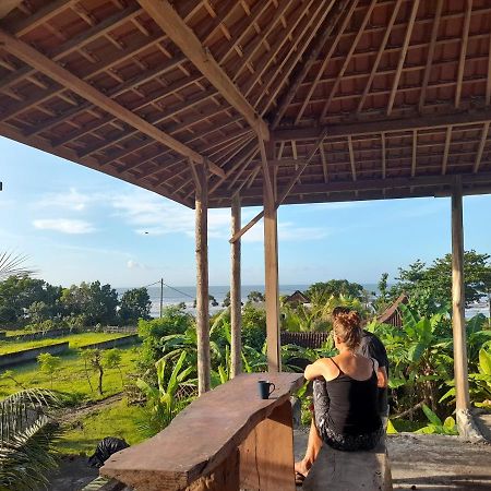 The Nyamo Surf & Stay Pulukan Exterior photo