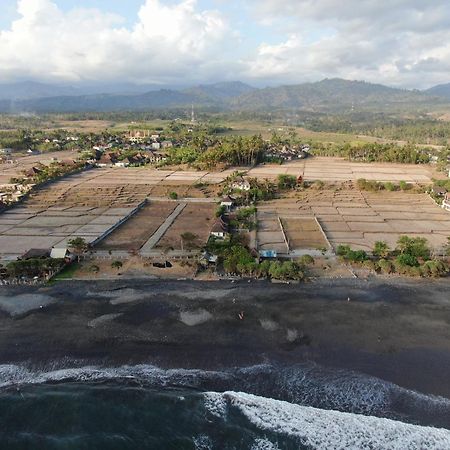 The Nyamo Surf & Stay Pulukan Exterior photo