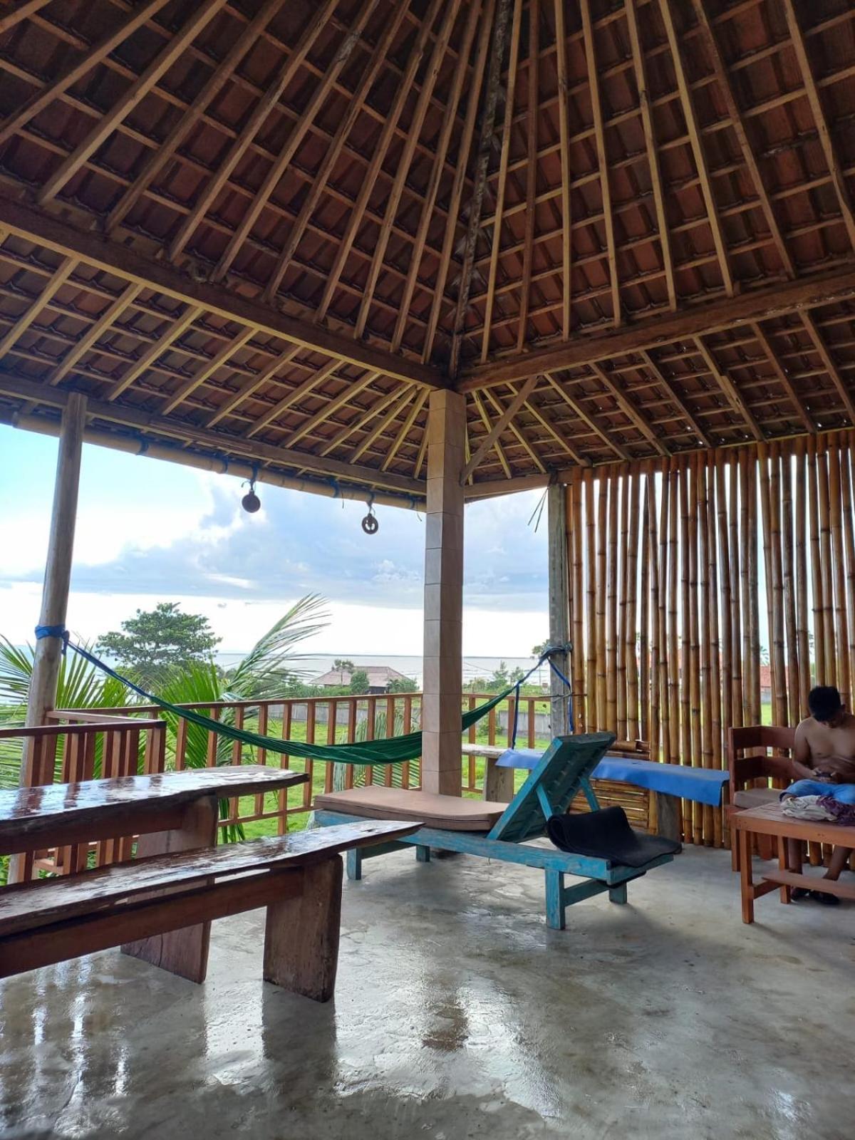 The Nyamo Surf & Stay Pulukan Exterior photo