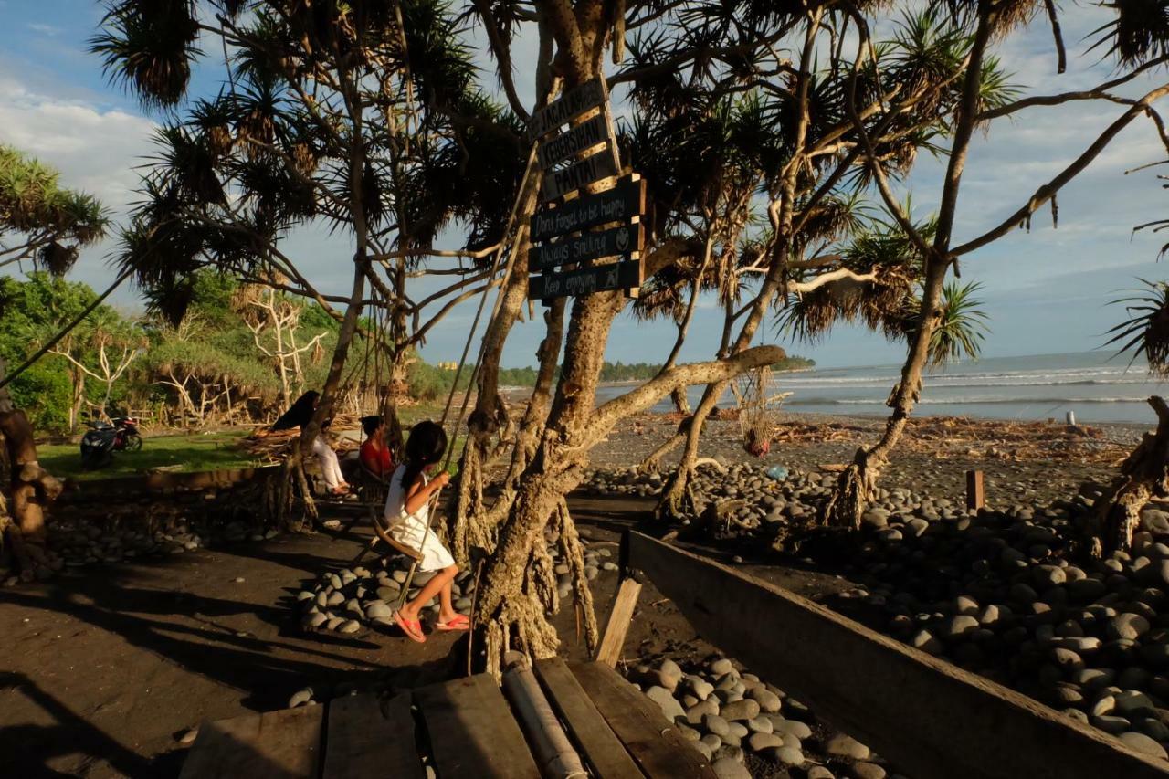 The Nyamo Surf & Stay Pulukan Exterior photo