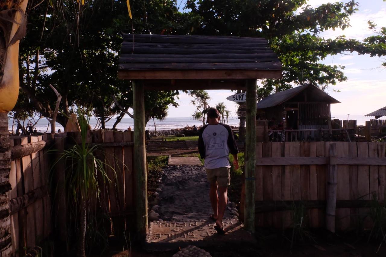 The Nyamo Surf & Stay Pulukan Exterior photo
